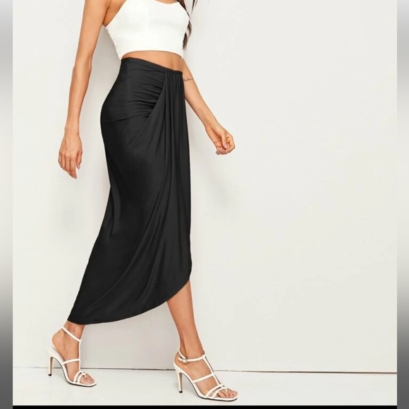 SEXY black draped skirt - Picture 4 of 9